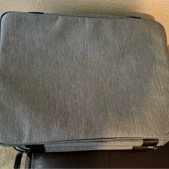 Gray and Black Insulated Casserole Tote - Picture 3 of 8